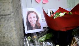 Des photos, des fleurs et des messages laissés devant la porte des Dupont de Ligonnès à Nantes