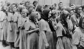 Des femmes dans le camp d'Auschwitz