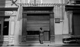 Une des boulangeries de Pont-Saint-Esprit, accusée de vendre du pain empoisonné, a été fermée en 1951.